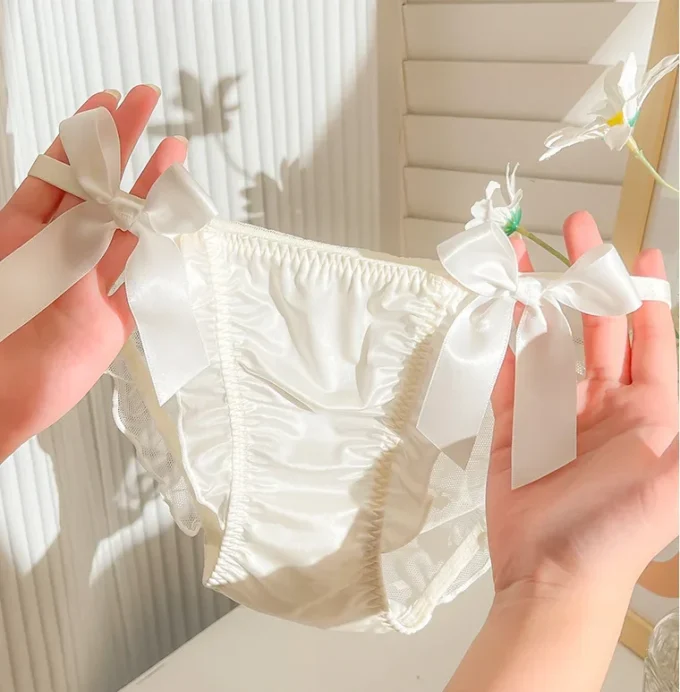 Cute and Sweet Lace Edge Mesh Women's Underwear Ruffles Princess Style Lolita Low Waist Underwear Elastic Bow Triangle Underwear